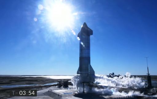 SpaceX原型机成功发射，降落时触地爆炸