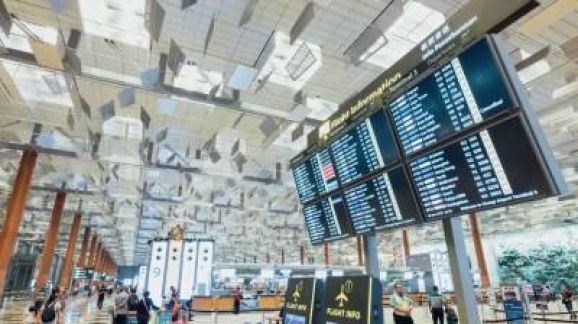 美国总统拜登周一将正式恢复对一些国家的旅行限制