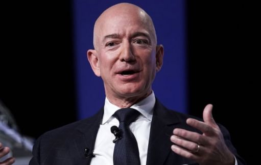 快讯：贝索斯将辞去亚马逊CEO一职  安迪·贾西接任