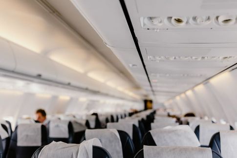 EPA紧急批准美国航空使用冠状病毒消毒剂
