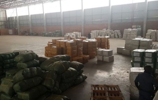 中国和南非破获制假网络，盐水矿泉水冒充新冠疫苗