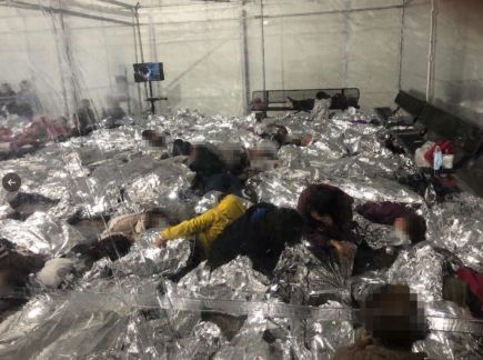 德州参议员克鲁兹曝光移民拘留中心照片和视频