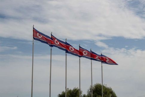 朝鲜宣布全国封锁  发现首例新冠