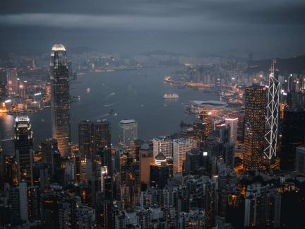 香港宣布取消抵港旅客新冠隔离政策  台湾、日本放松管制