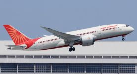 一架载有242人的印度航空客机坠毁，波音787首起空难