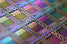 NVIDIA和AMD将向美国政府缴纳中国芯片销售收入的 15%