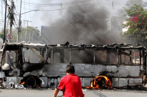 美墨合作击毙大毒枭，美国发布安全警告