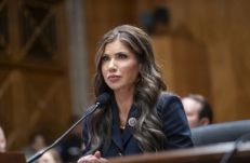 美国土安全部部长诺姆遭撤换