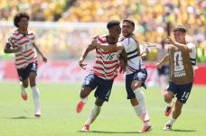 美国队2:0击败澳大利亚队，晋级世界杯32强