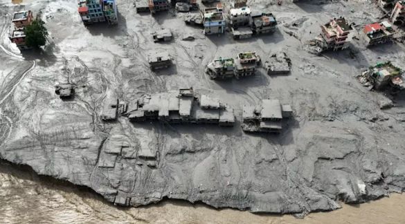 尼泊尔遭遇毁灭性山洪暴发，已造成361人死亡、1400多人失踪